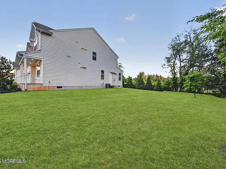 319 Tulip Ct — Photo 61