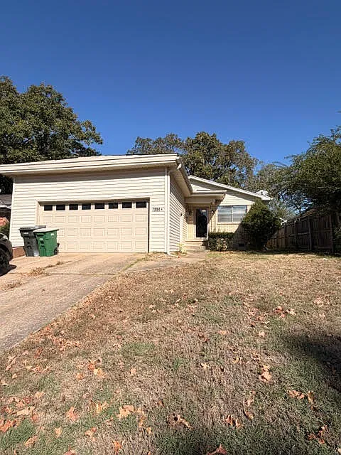 3 bed, 1.5 bath, 1202 sqft, $1,695 — Photo 1