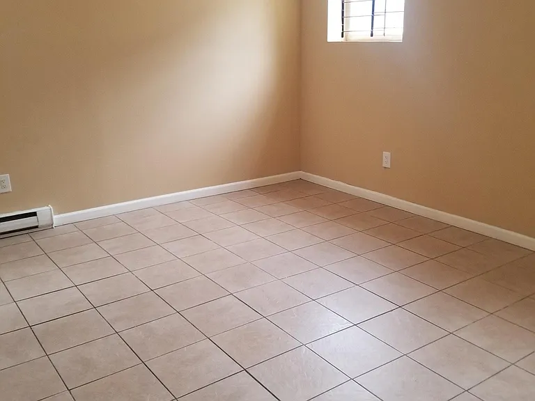 4156 Wickham Ave #WHEELCHAIR ACCESSIBL — Photo 10