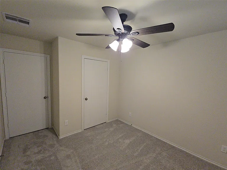 810 Lightningbug Ln — Photo 12