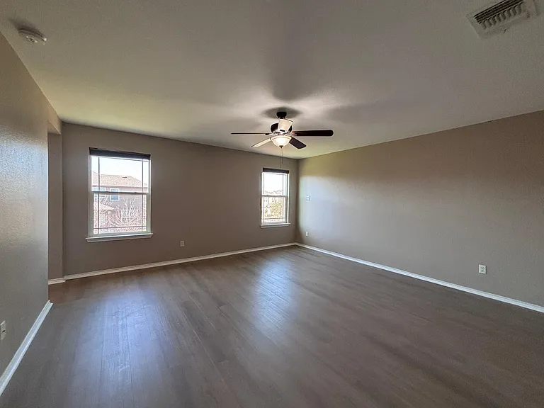 1405 Berlin Ln — Photo 10