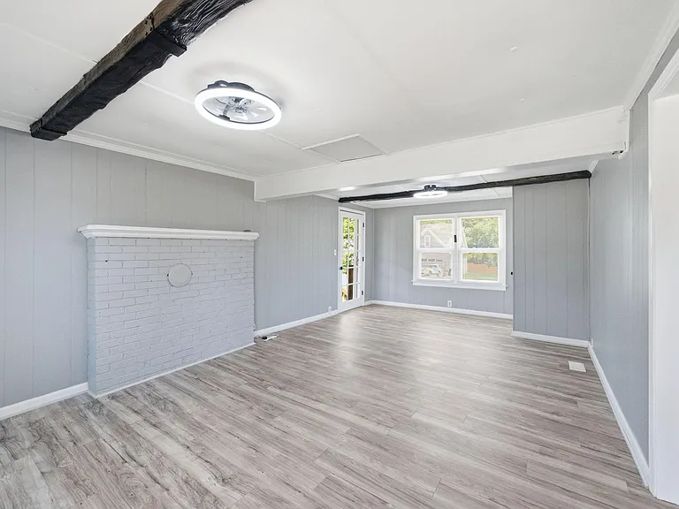 320 E Earp St — Photo 14