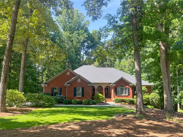 1231 Stillwater Dr, Seneca, SC 29672