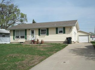 118 Barnard St, Sloan, IA 51055