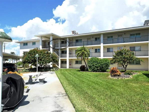 708 Tamiami Trl S APT 302, Venice, FL 34285