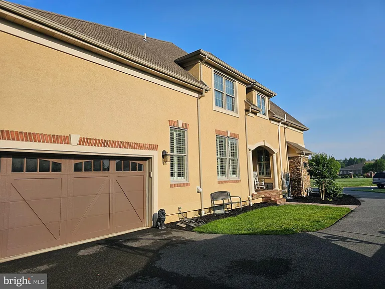 94 Wolf Creek Cir — Photo 2