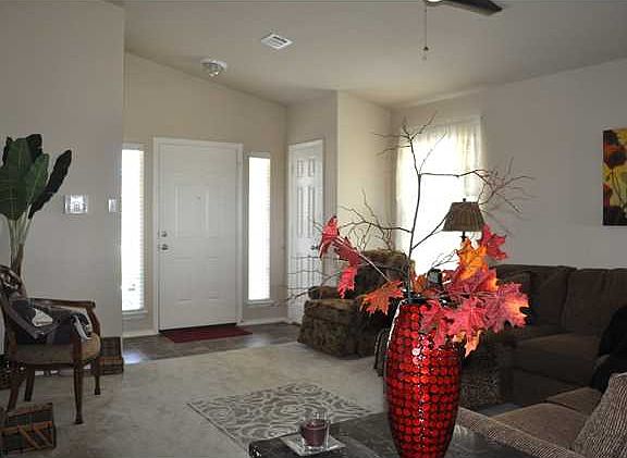 3rd image of 118 Wisteria Way