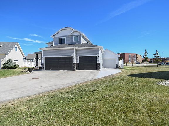 3rd image of 3509 Loberg Ln