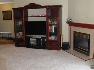 295 Woodridge Cir UNIT D, South Elgin, IL 60177