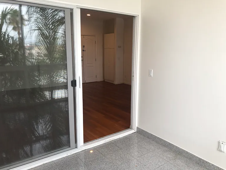 949 S Manhattan Pl #303 — Photo 13