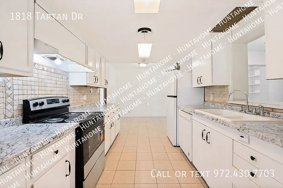Move In By August 31 & Receive One Month Free With A 20-Month Lease! — Photo 4
