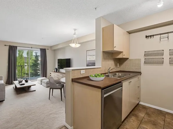8 W Bridlecrest Dr SW #1305, Calgary, AB T2Y 0H6