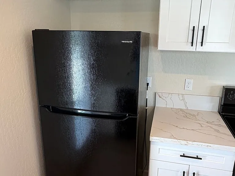1100 Glass Ave — Photo 9