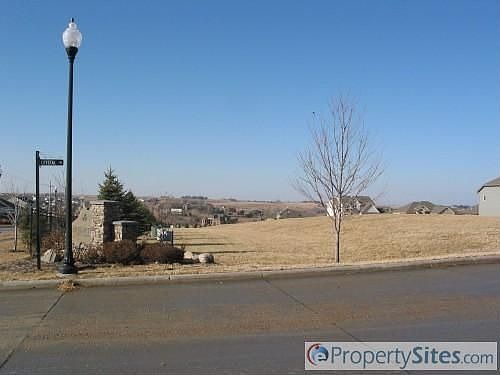2nd image of 1007 Edgewater Dr