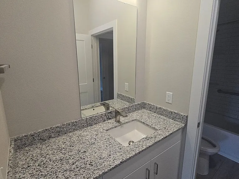 701 Bates Ave SW — Photo 14