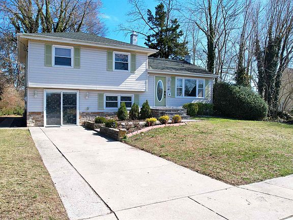 2nd image of 123 Devon Rd