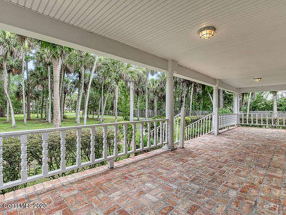 3rd image of 2851 Long Lake Dr