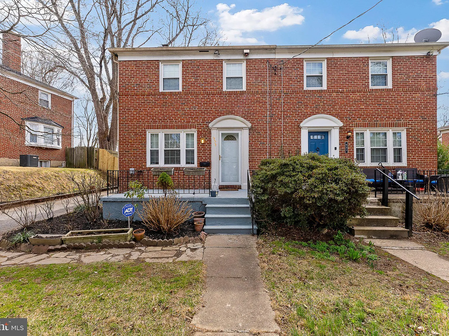 3 bed, 2.0 bath, 1591 sqft, $2,400 — Photo 3