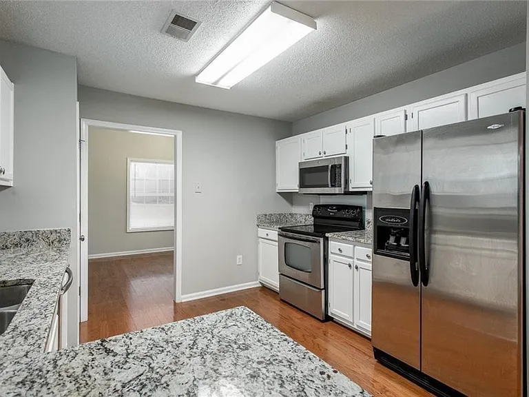 430 Auldon Ct SE — Photo 9