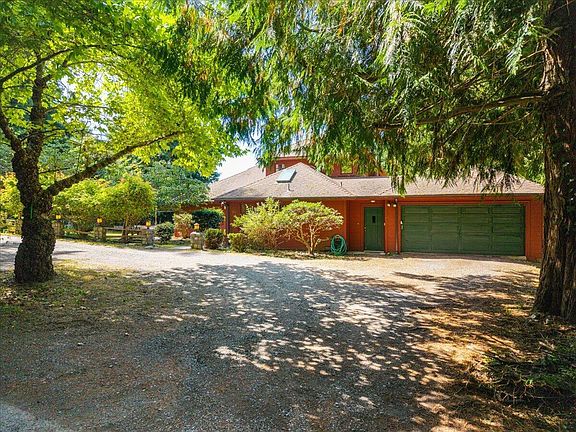 5th image of 150 Hammer Ln