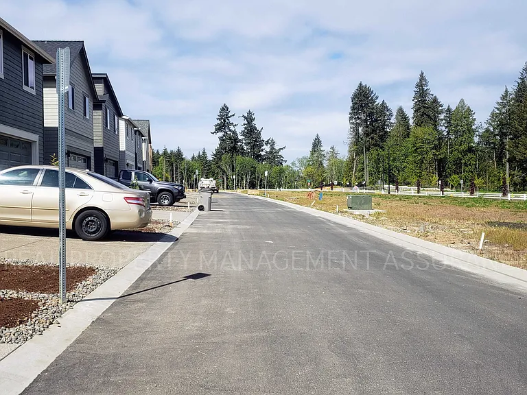 7365 SE Benedict St — Photo 34
