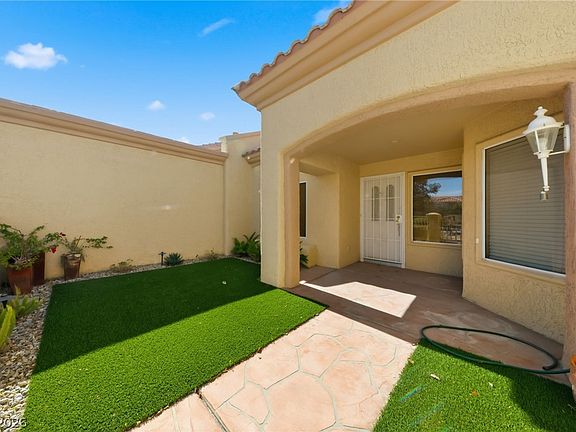 3rd image of 9837 Villa Ridge Dr
