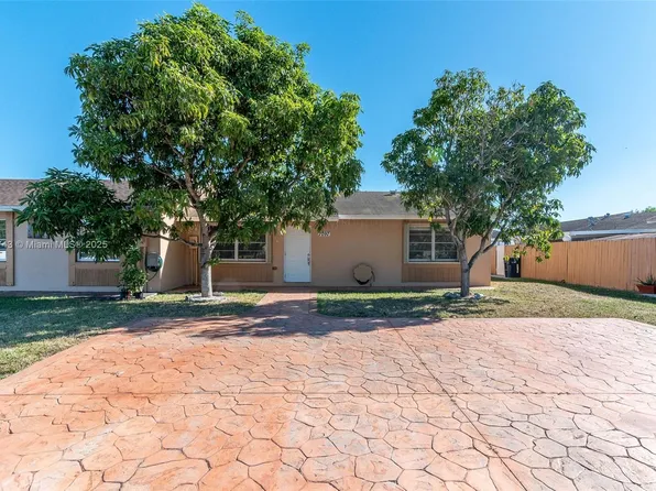 7097 SW 152nd Pl, Miami, FL 33193