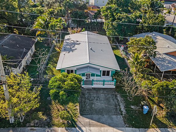 2nd image of 3443 NE 3rd Avenue