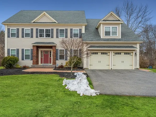 3 Lavender Ln, Bedford, MA 01730