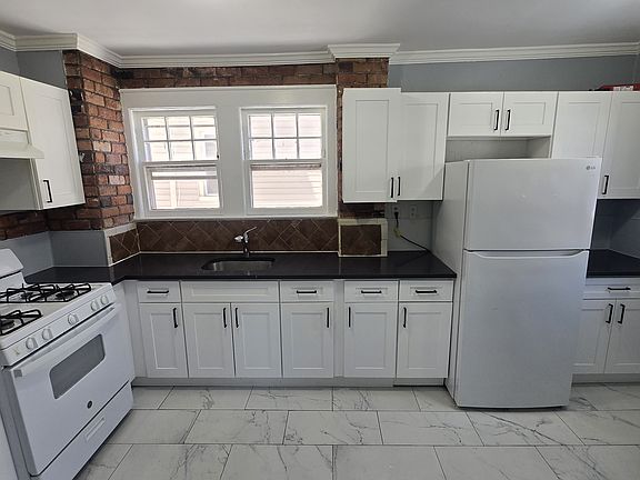 2nd image of 143 Bailey Ave #G1