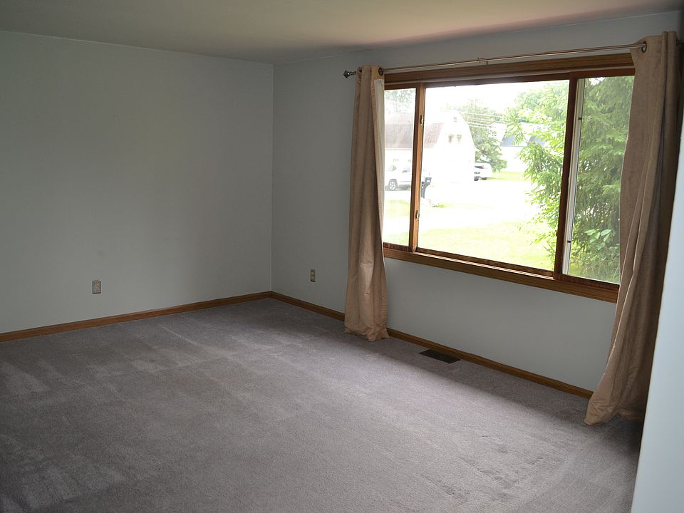1st image of 39630 Hill Ave
