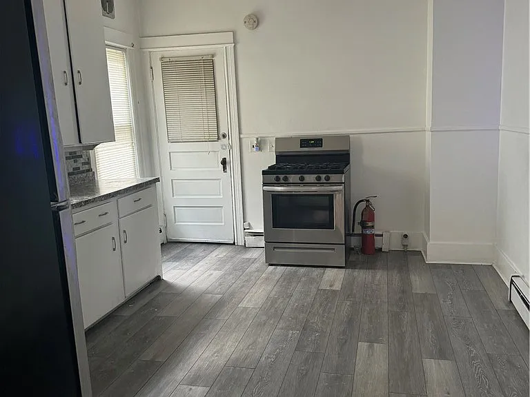 57 Ellison St — Photo 9