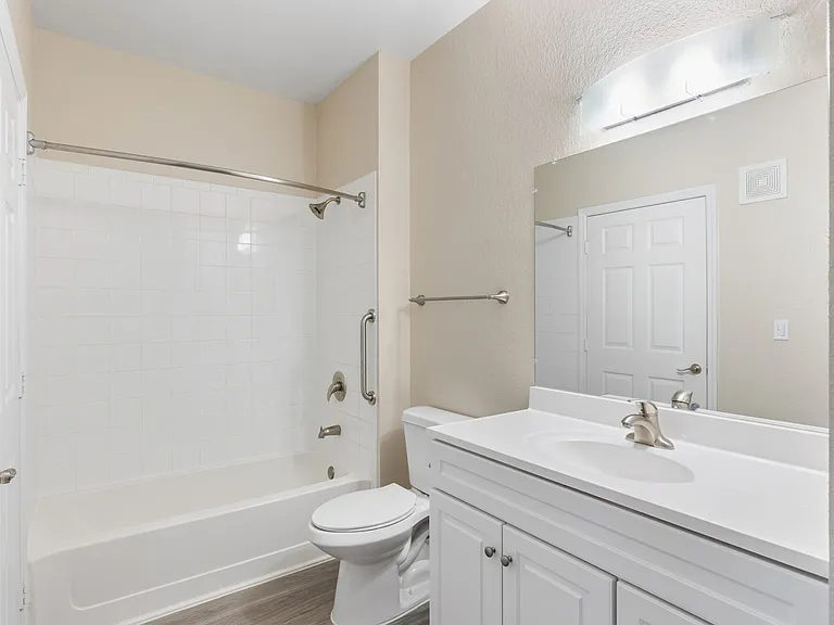 Woodmere Apartments Of Venice — Photo 6