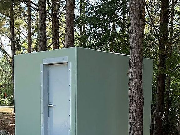 Tornado shelter