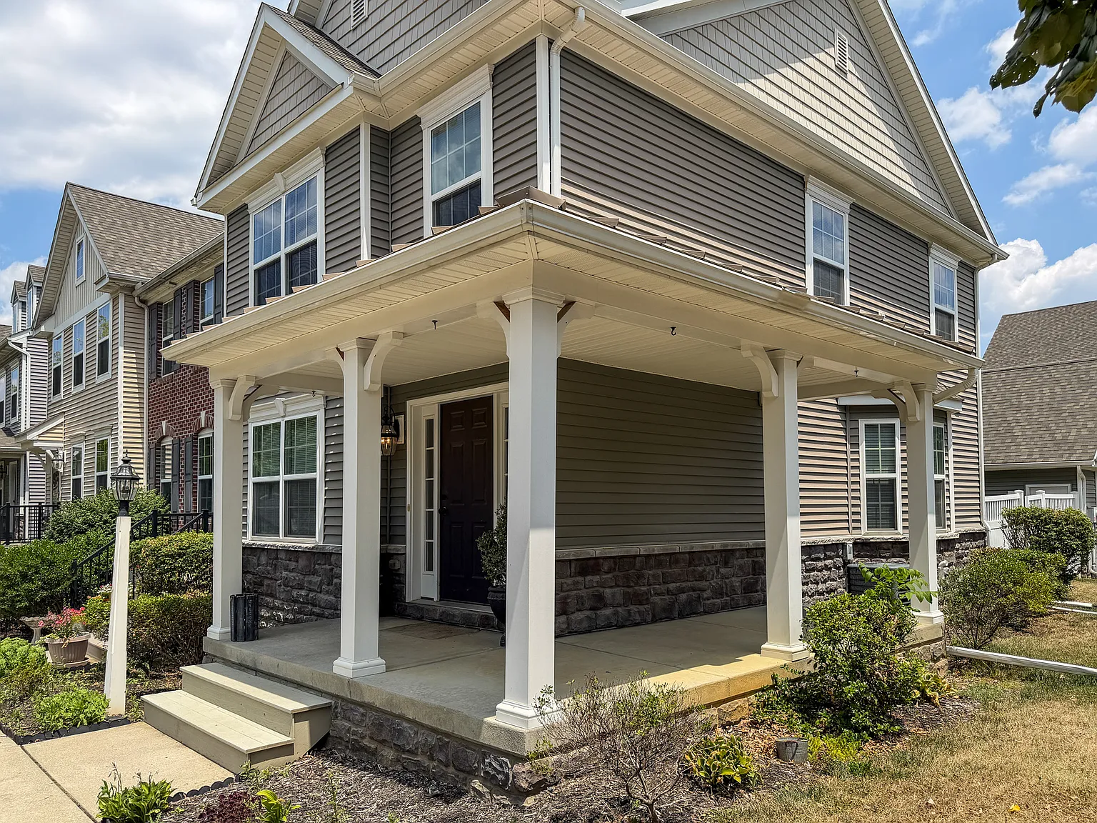 4 bed, 1.5 bath, 1396 sqft, $2,450 — Photo 3