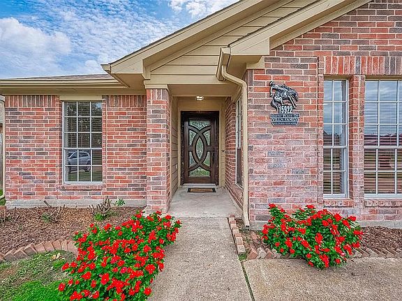 4th image of 15922 N Place Dr
