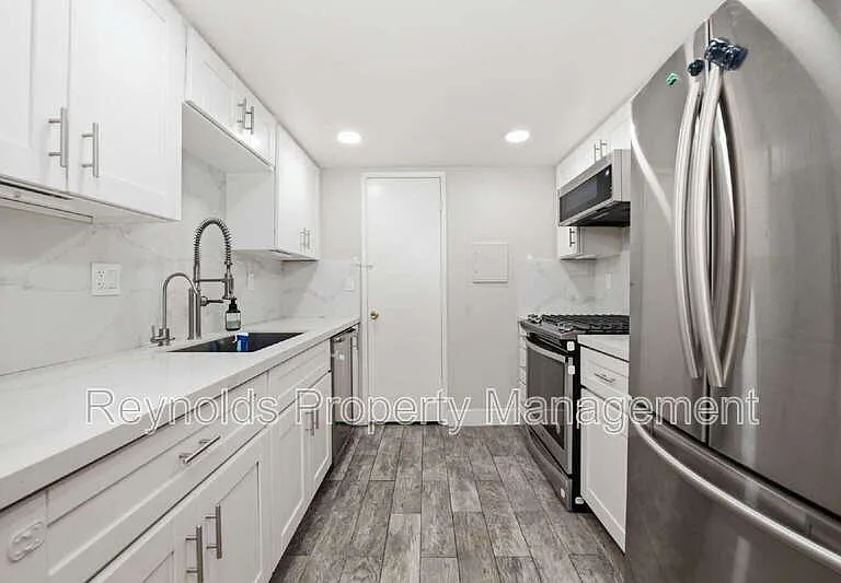 633 R Ave #35 — Photo 6