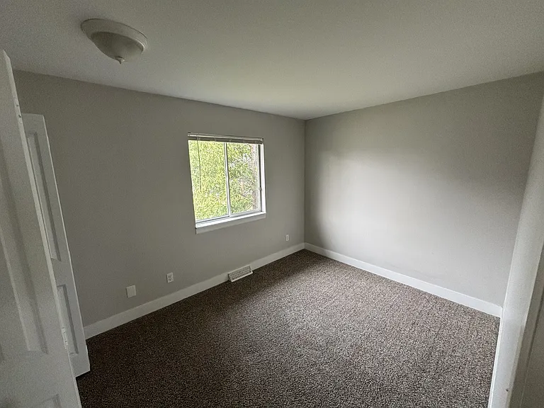 3222 Coach Ln SE — Photo 5