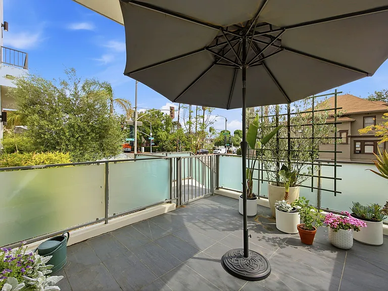 399 E Del Mar Blvd #103 — Photo 5