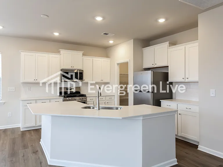 404 Lees Corner Ln — Photo 6