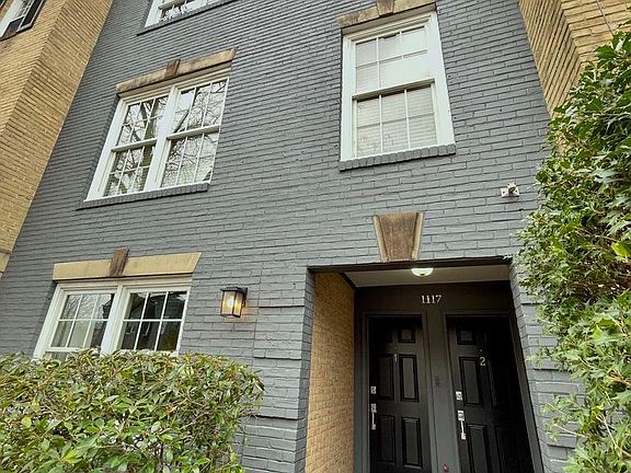 3rd image of 1117 G St SE