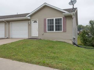 2125 Golden Eagle Dr, Dubuque, IA 52001