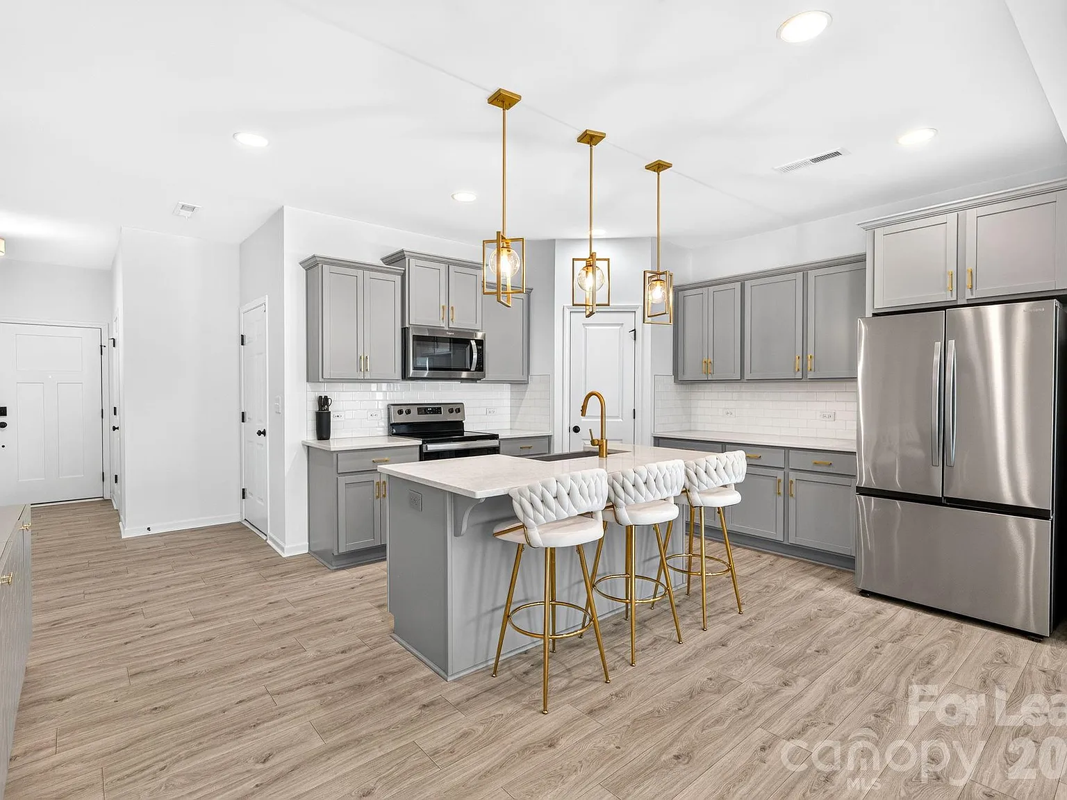 3 bed, 2.5 bath, 1797 sqft, $2,200 — Photo 3