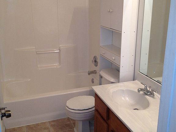 4th image of 858 Liberty Village Dr