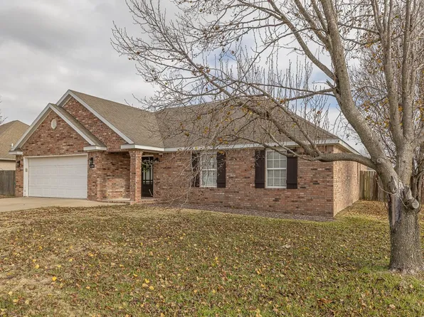 570 Bonanza St, Centerton, AR 72719