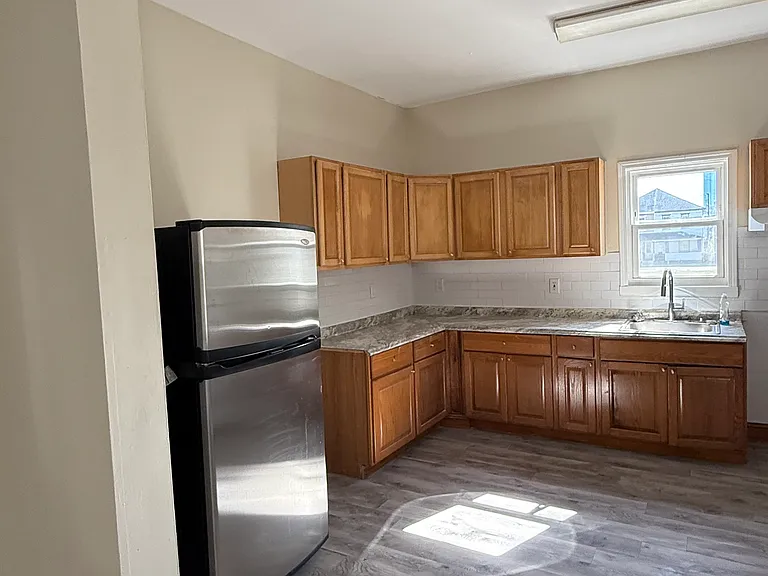514 Adriatic Ave — Photo 9