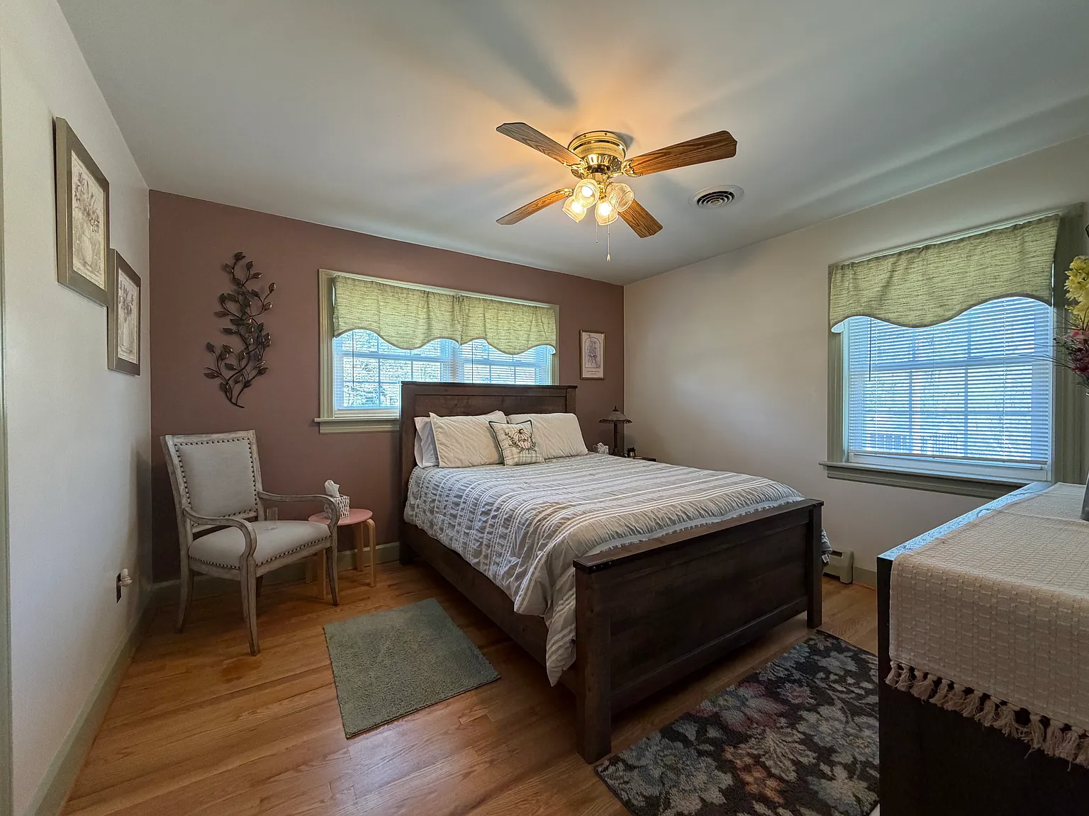 3 bed, 2344 sqft, $2,750 — Photo 4