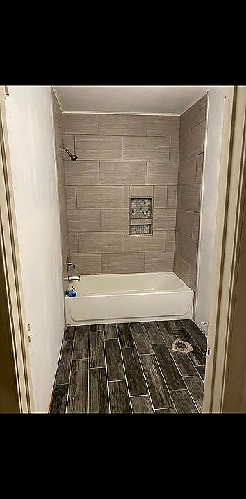 2nd image of 907 Bellgate Ct