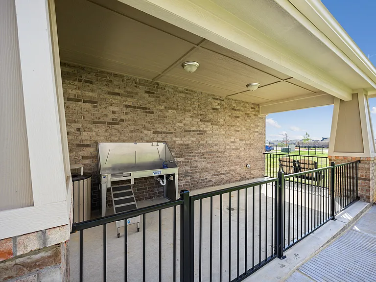 Shannon Creek Apartments — Photo 37