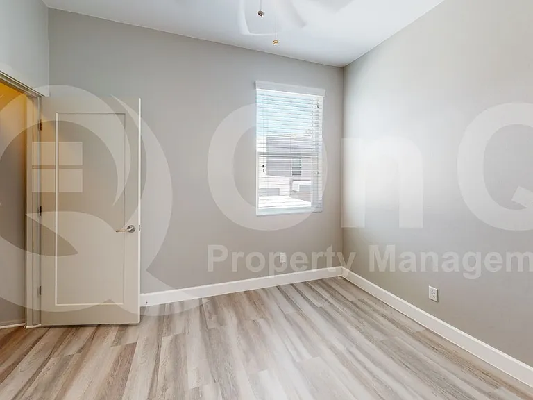 865 E Park Modern Dr — Photo 10